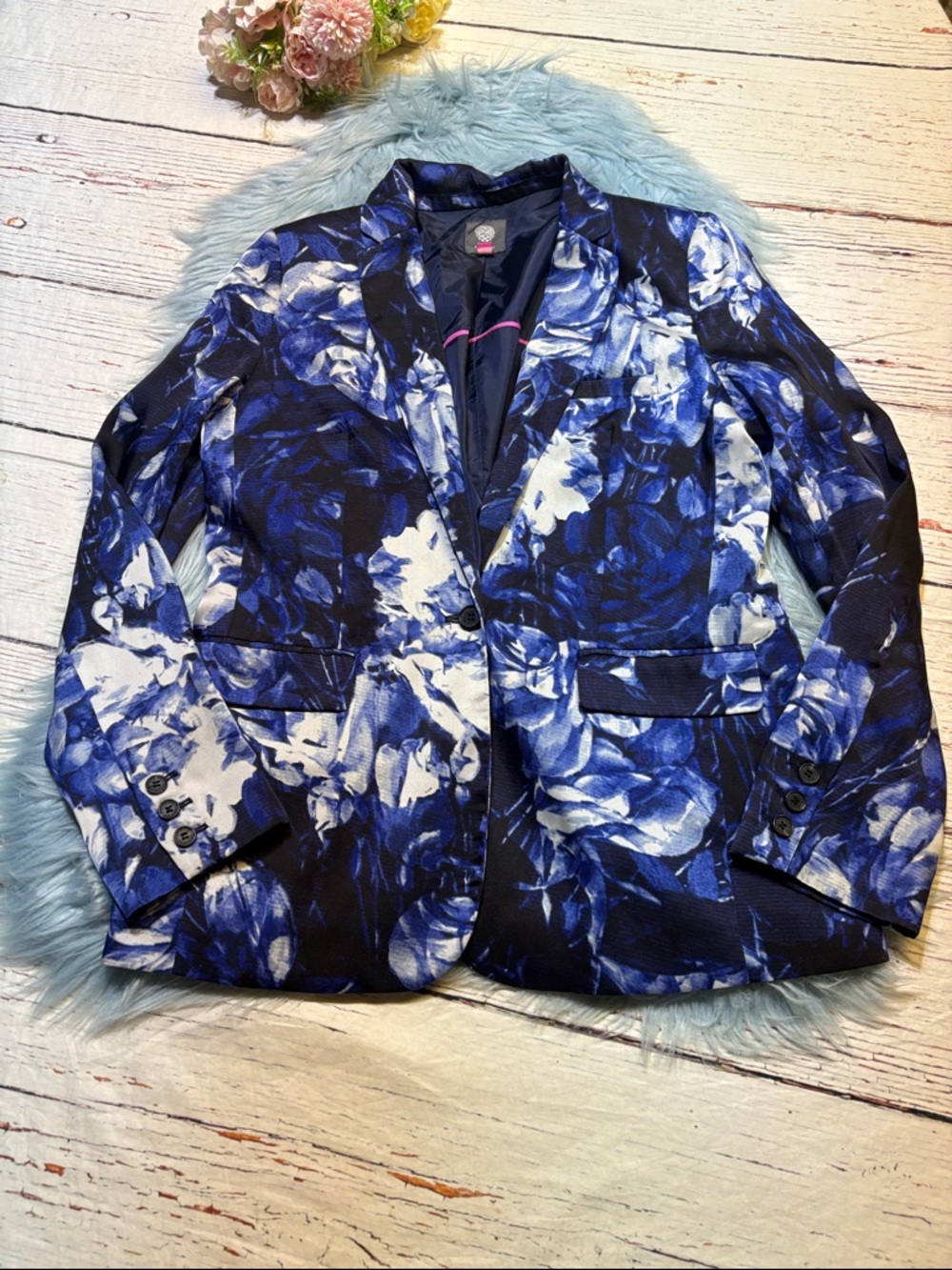 Vince Camuto Blue and White Floral Blazer